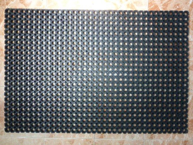 Plataforma de caucho alveolar negra 100x150 cm (22mm)